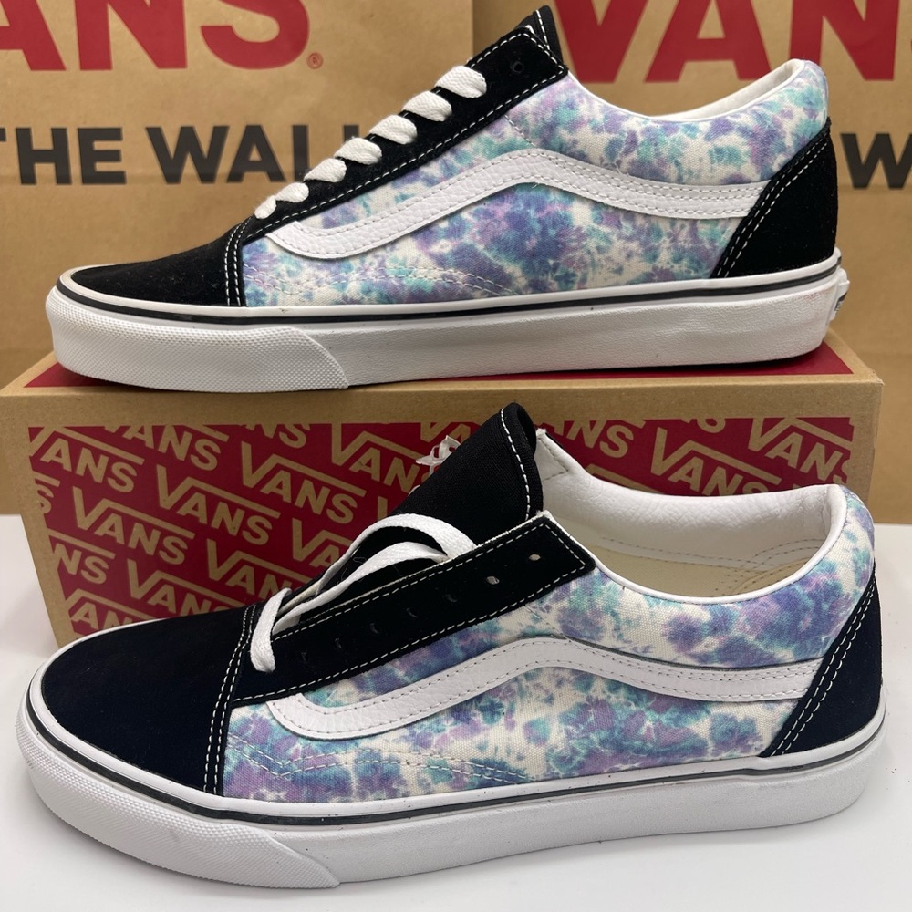 Vans Men’s Old Skool
(Englshlvndrtiedye)Blkprp English Lavender Tie-Dye Sneakers - Picture 2 of 16